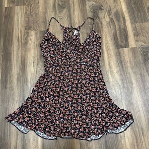 LIKE NEW! AE Floral Wrap Mini Dress sz M